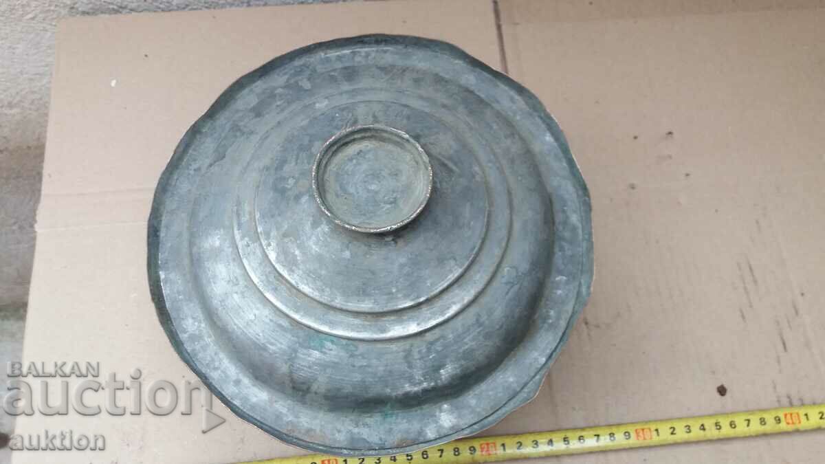 Auction WROUGHT RENAISSANCE COPPER POT Auction WROUGHT RENAISSANCE COPPER POT