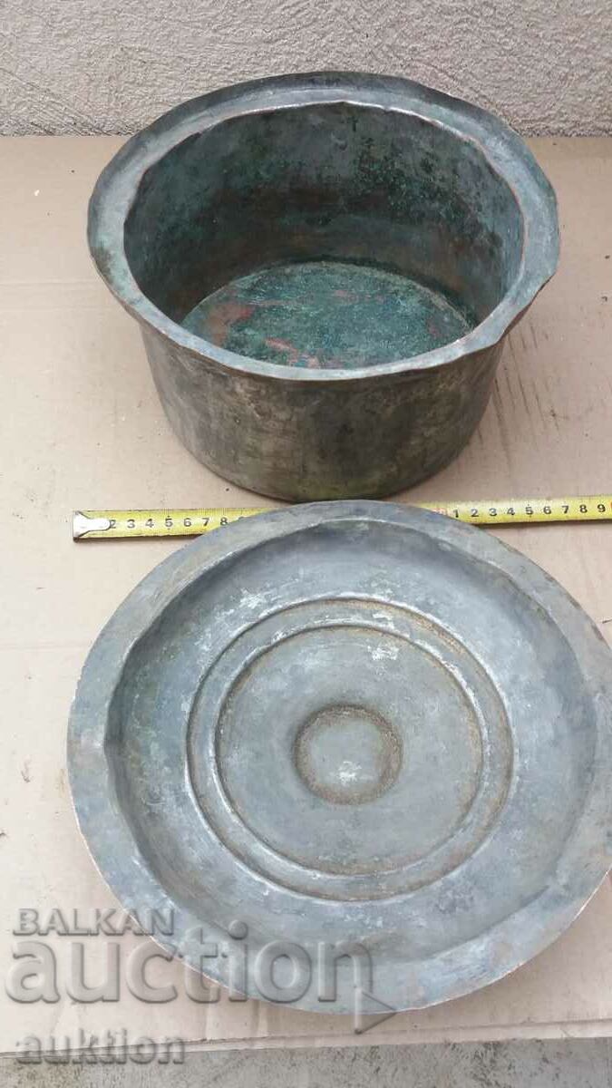 WROUGHT RENAISSANCE COPPER POT - 5 WROUGHT RENAISSANCE COPPER POT - 5