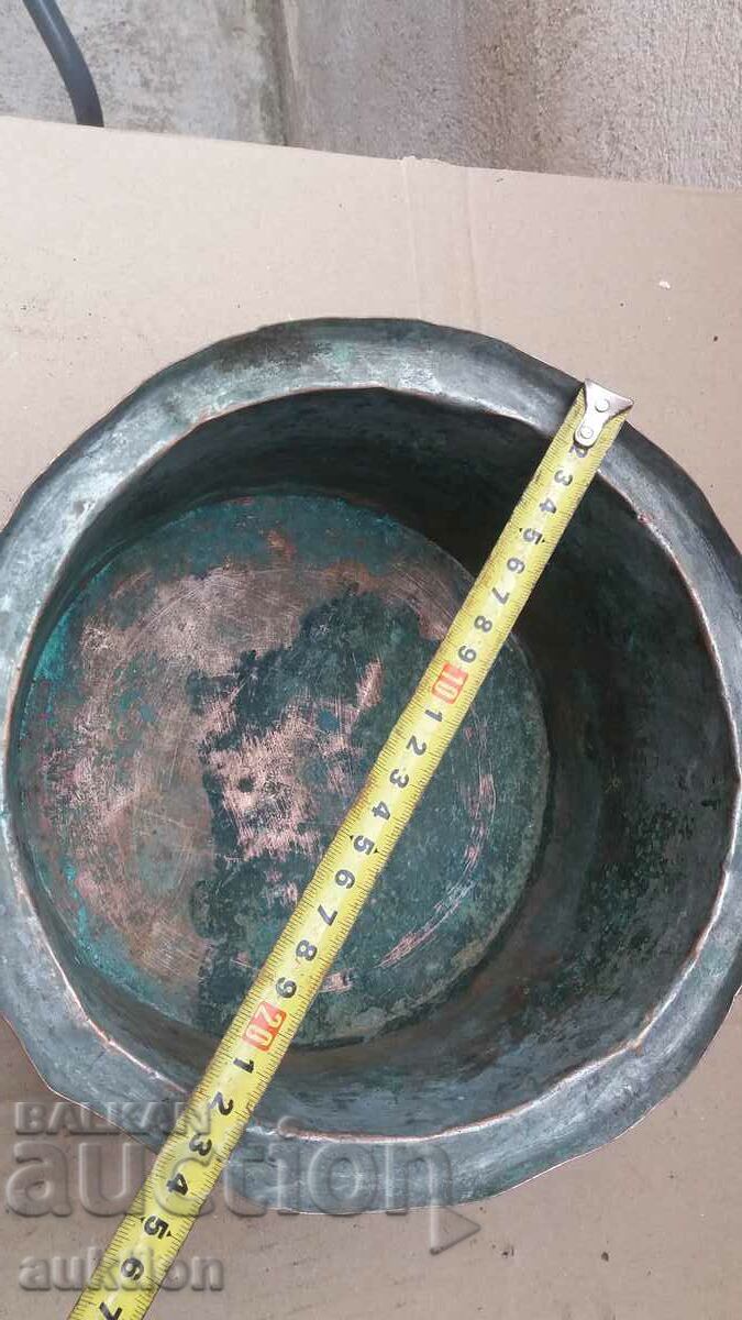 WROUGHT RENAISSANCE COPPER POT - 6 WROUGHT RENAISSANCE COPPER POT - 6