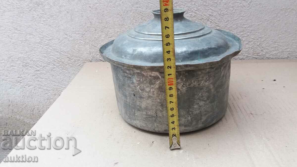 WROUGHT RENAISSANCE COPPER POT - 7 WROUGHT RENAISSANCE COPPER POT - 7