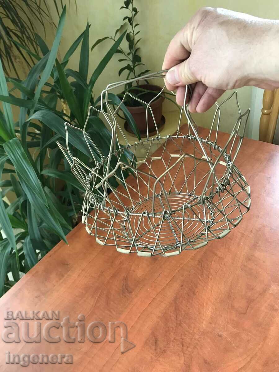 Auction  METAL BASKET RETRO FOLDABLE AND IN DIFFERENT SHAPES
