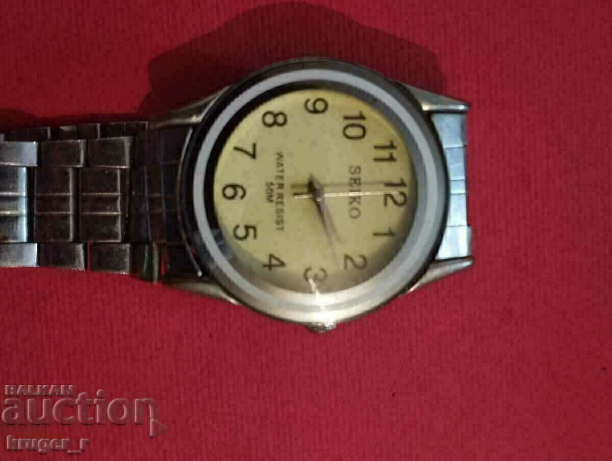 SEIKO electronic watch with price 6.00 BGN | € 3.07 SEIKO electronic watch with price 6.00 BGN | € 3.07