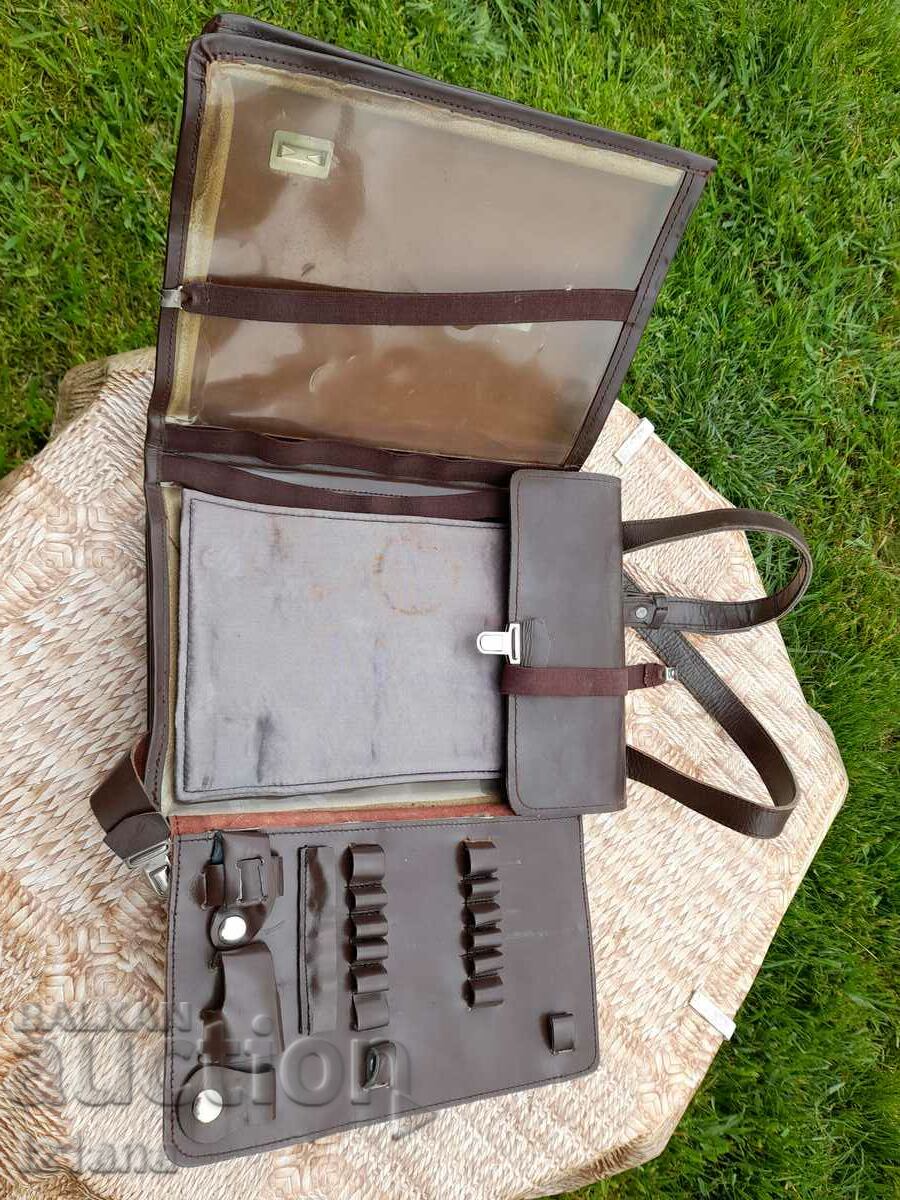 Μια παλιά τσάντα διοικητή - 5