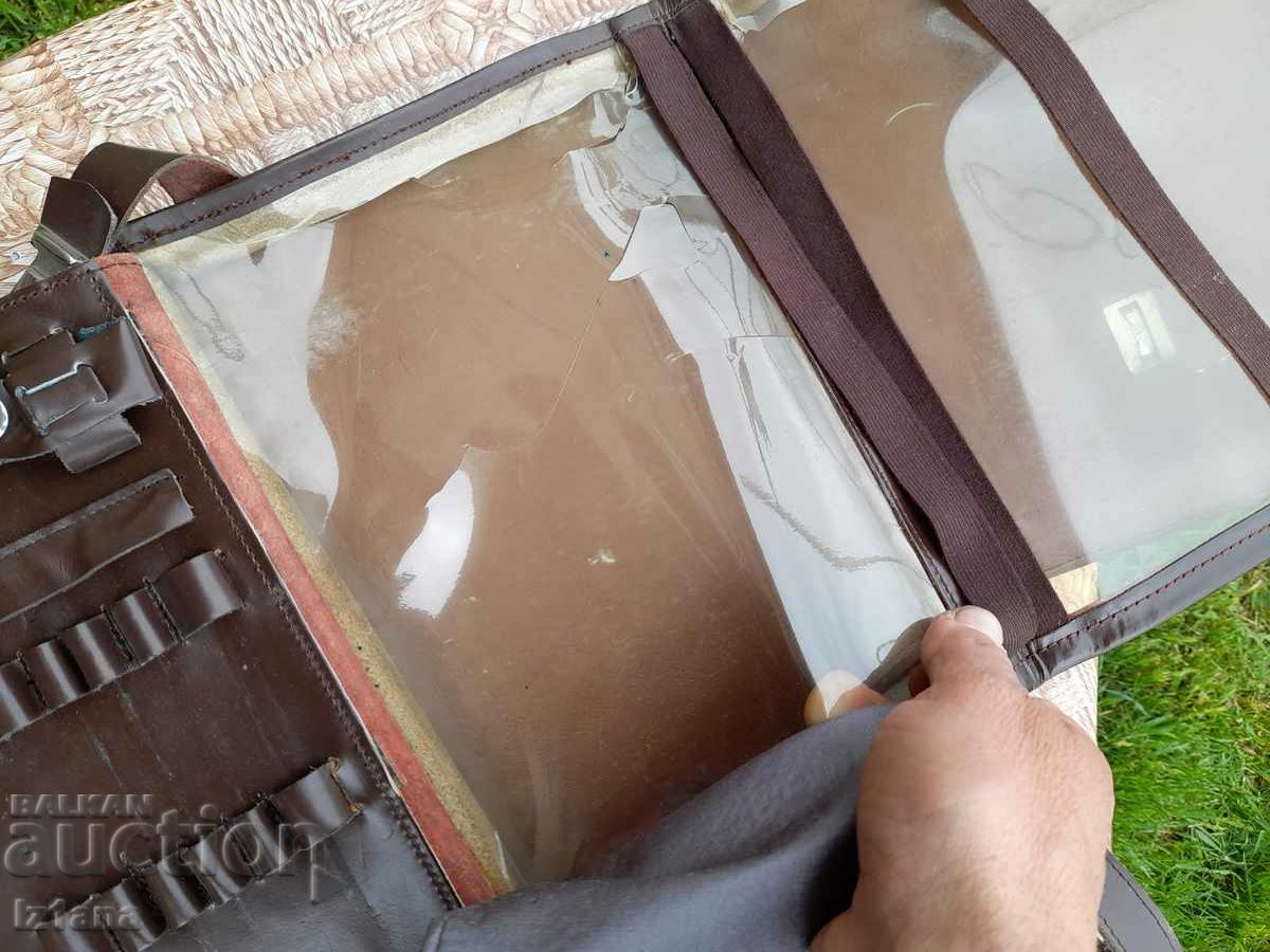 Μια παλιά τσάντα διοικητή - 6