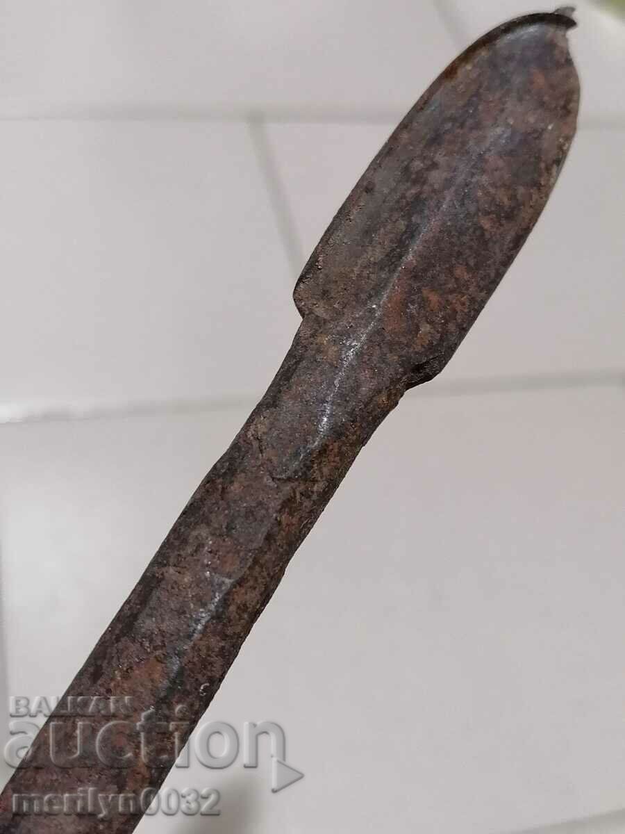 Delivery of An old bitch, a screwdriver, a wrought iron Delivery of An old bitch, a screwdriver, a wrought iron