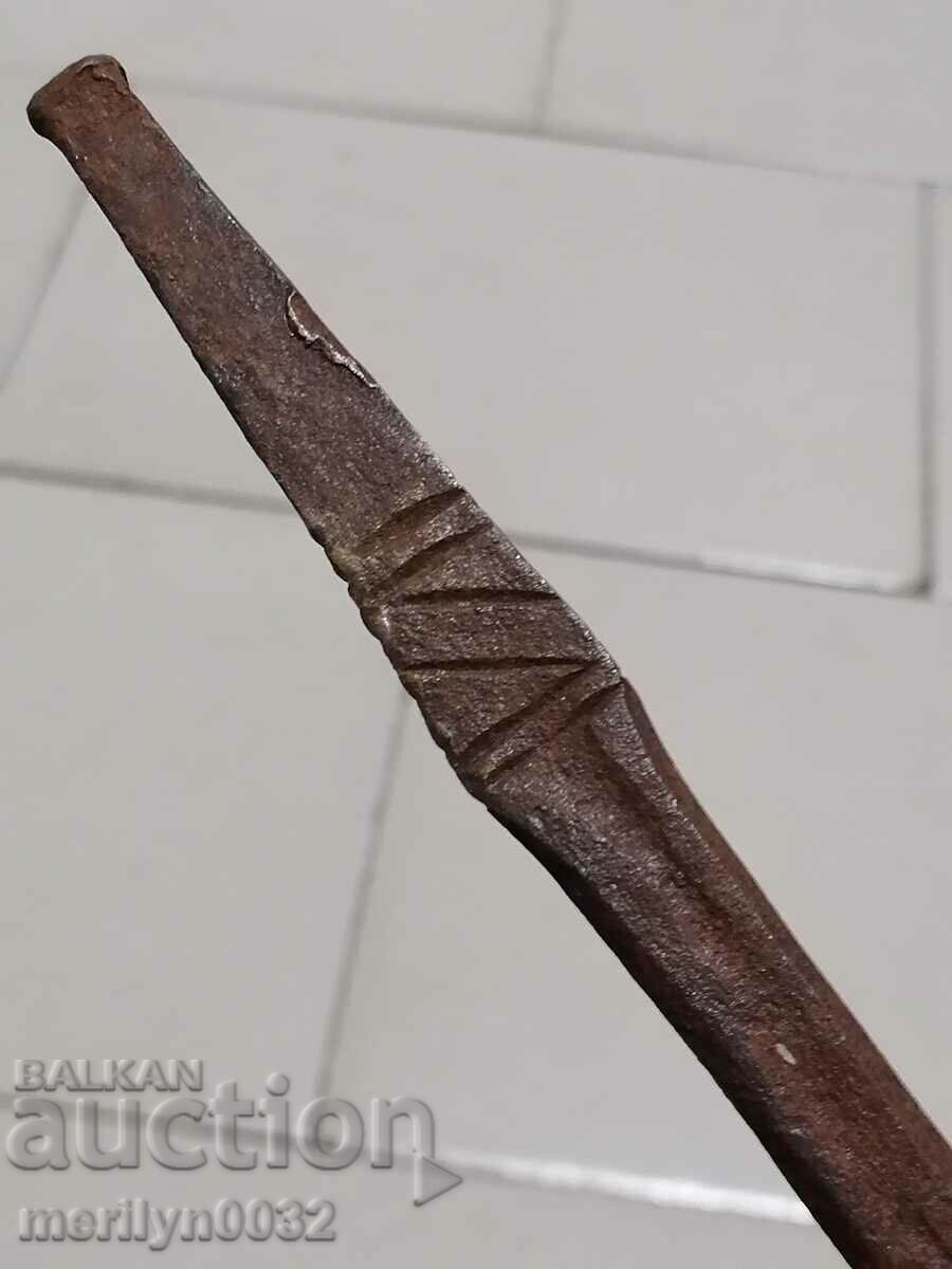 An old bitch, a screwdriver, a wrought iron - 6 An old bitch, a screwdriver, a wrought iron - 6