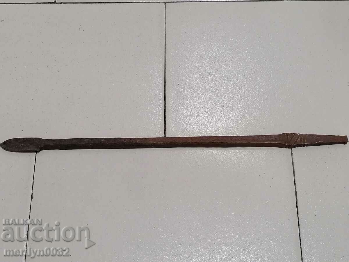 An old bitch, a screwdriver, a wrought iron - 7 An old bitch, a screwdriver, a wrought iron - 7