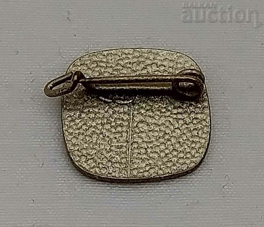 STATE MUSEUM BERLIN ENAMEL BADGE with price 2.00 BGN | € 1.02 STATE MUSEUM BERLIN ENAMEL BADGE with price 2.00 BGN | € 1.02