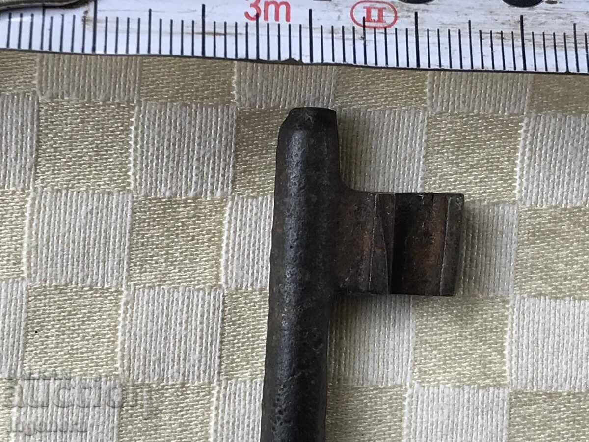 Delivery of ANTIQUE KEY FROM GRANDMOTHER AND GRANDFATHER'S CHESTS CUT PADLOCK Delivery of ANTIQUE KEY FROM GRANDMOTHER AND GRANDFATHER'S CHESTS CUT PADLOCK