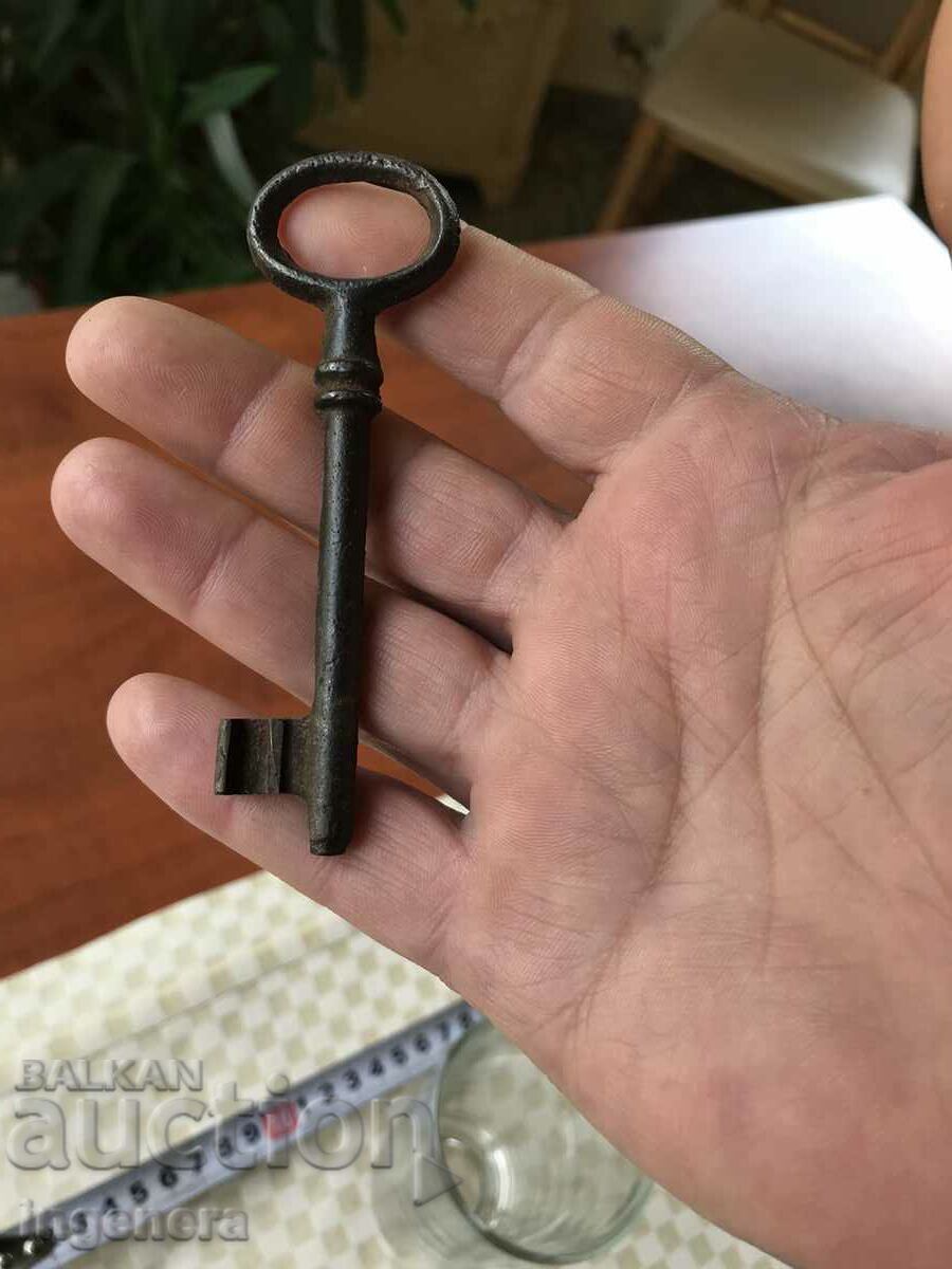 ANTIQUE KEY FROM GRANDMOTHER AND GRANDFATHER'S CHESTS CUT PADLOCK - 5 ANTIQUE KEY FROM GRANDMOTHER AND GRANDFATHER'S CHESTS CUT PADLOCK - 5