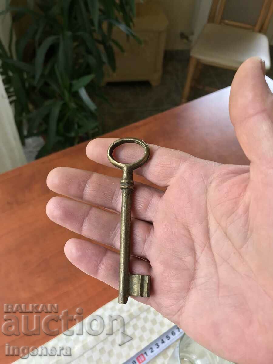 ANTIQUE KEY FROM GRANDMOTHER AND GRANDFATHER'S CHESTS CUT PADLOCK - 5 ANTIQUE KEY FROM GRANDMOTHER AND GRANDFATHER'S CHESTS CUT PADLOCK - 5
