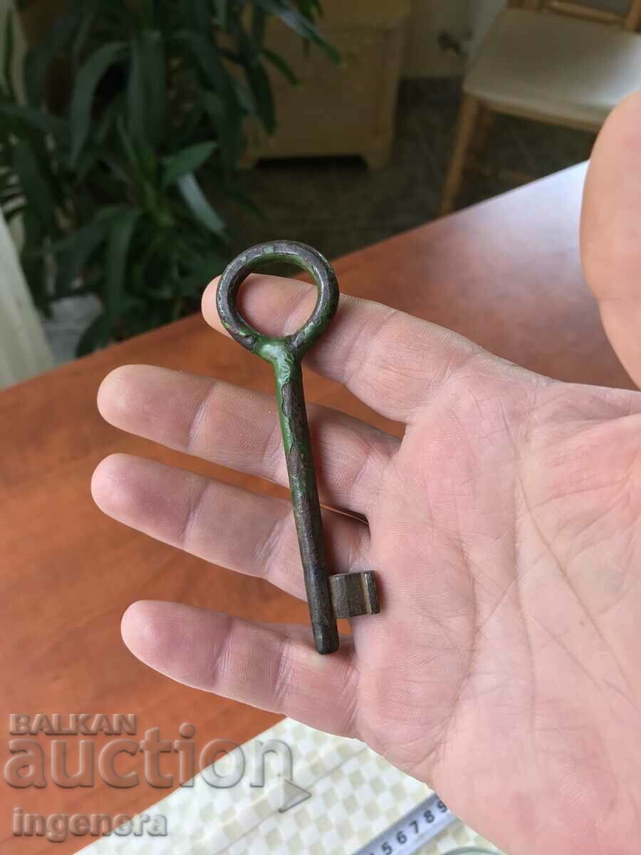 ANTIQUE KEY FROM GRANDMOTHER AND GRANDFATHER'S CHESTS CUT PADLOCK - 5 ANTIQUE KEY FROM GRANDMOTHER AND GRANDFATHER'S CHESTS CUT PADLOCK - 5