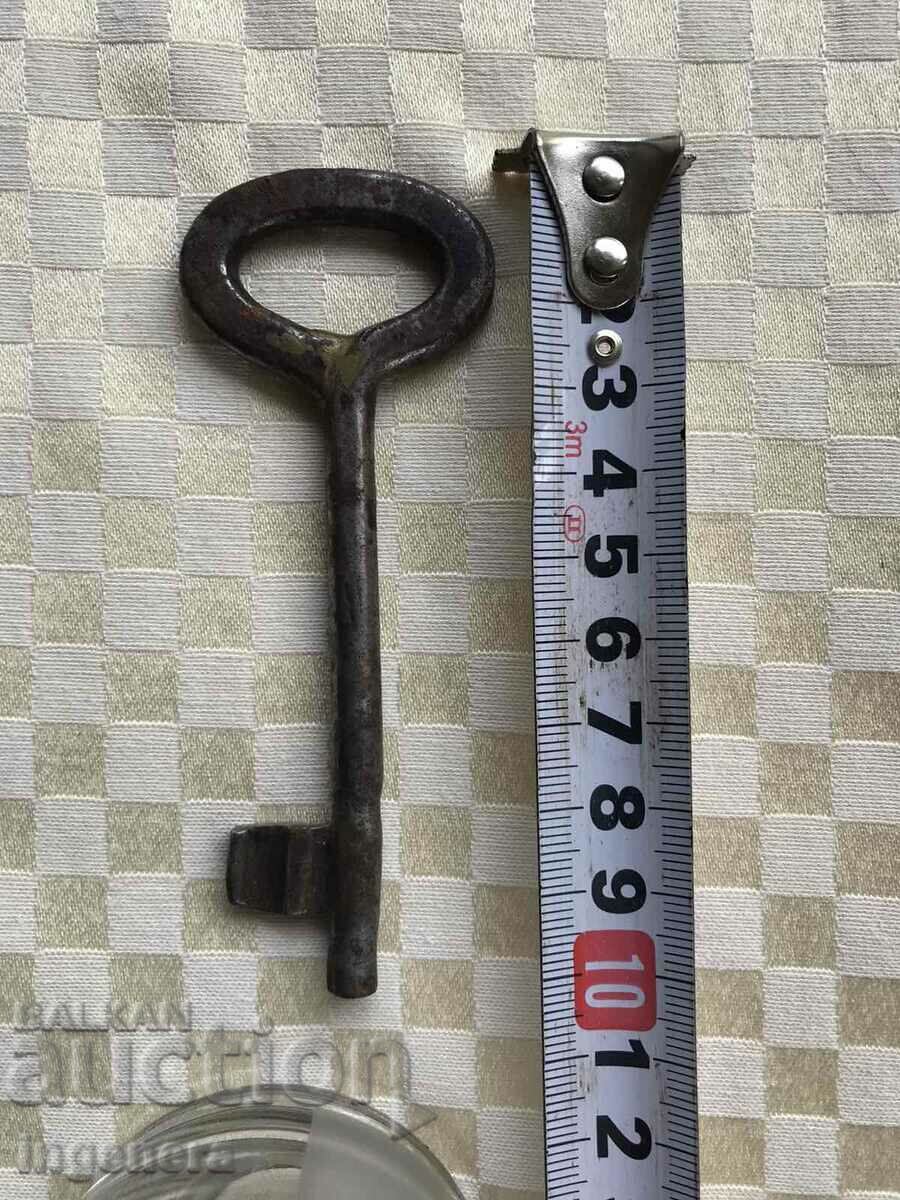 Delivery of ANTIQUE KEY FROM GRANDMOTHER AND GRANDFATHER'S CHESTS CUT PADLOCK Delivery of ANTIQUE KEY FROM GRANDMOTHER AND GRANDFATHER'S CHESTS CUT PADLOCK