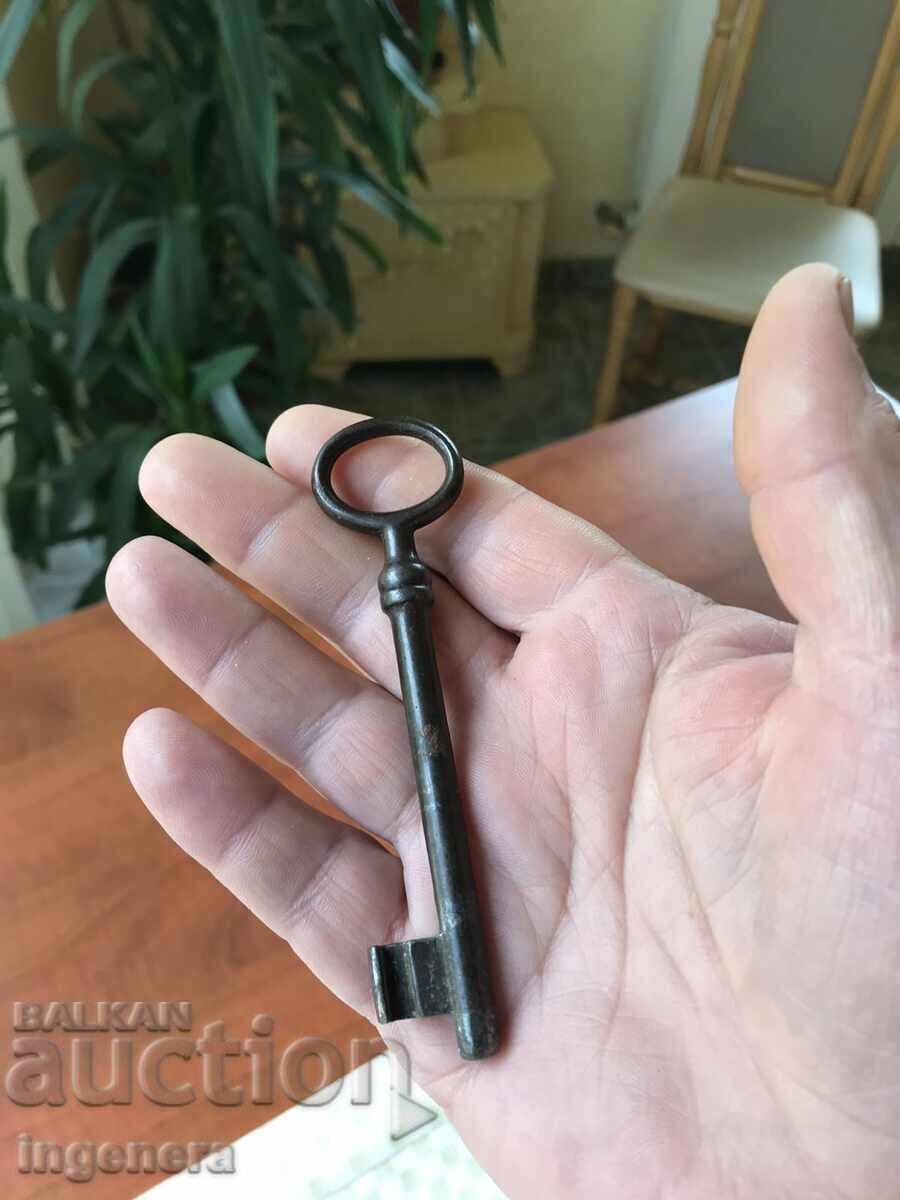 КЛЮЧ СТАРИНЕН ОТ САНДЪЦИТЕ НА БАБА И ДЯДО РЕЗЕ КАТИНАР - 5 КЛЮЧ СТАРИНЕН ОТ САНДЪЦИТЕ НА БАБА И ДЯДО РЕЗЕ КАТИНАР - 5