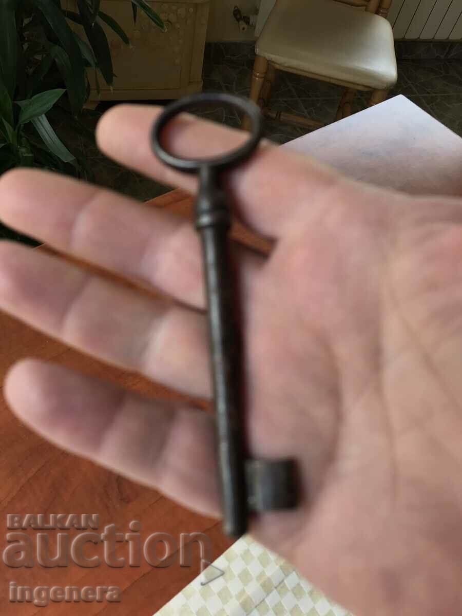 ANTIQUE KEY FROM GRANDMOTHER AND GRANDFATHER'S CHESTS CUT PADLOCK - 5 ANTIQUE KEY FROM GRANDMOTHER AND GRANDFATHER'S CHESTS CUT PADLOCK - 5