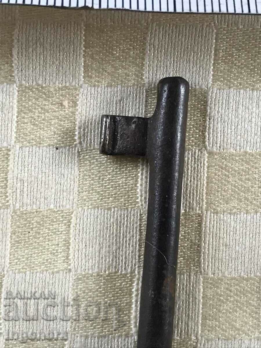 Delivery of ANTIQUE KEY FROM GRANDMOTHER AND GRANDFATHER'S CHESTS CUT PADLOCK Delivery of ANTIQUE KEY FROM GRANDMOTHER AND GRANDFATHER'S CHESTS CUT PADLOCK