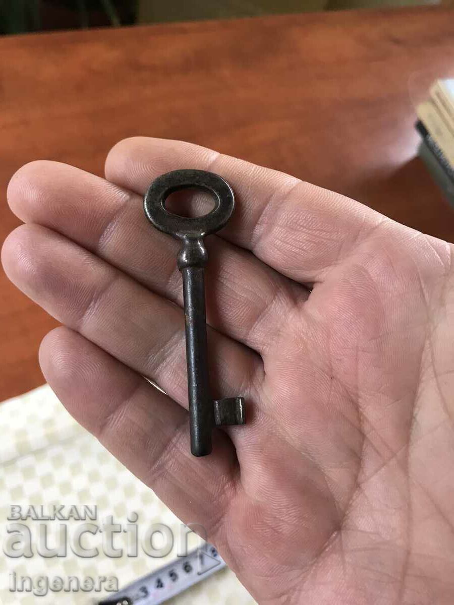 ANTIQUE KEY FROM GRANDMOTHER AND GRANDFATHER'S CHESTS CUT PADLOCK - 5 ANTIQUE KEY FROM GRANDMOTHER AND GRANDFATHER'S CHESTS CUT PADLOCK - 5