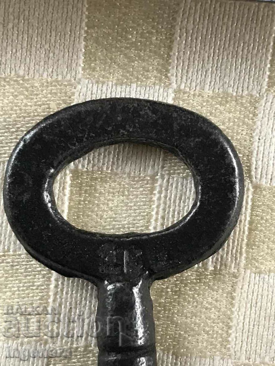 Auction ANTIQUE KEY FROM GRANDMOTHER AND GRANDFATHER'S CHESTS CUT PADLOCK Auction ANTIQUE KEY FROM GRANDMOTHER AND GRANDFATHER'S CHESTS CUT PADLOCK