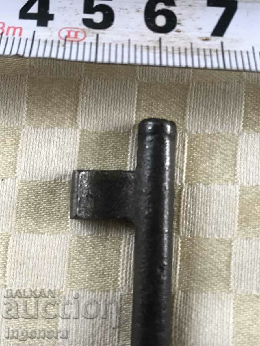 Delivery of ANTIQUE KEY FROM GRANDMOTHER AND GRANDFATHER'S CHESTS CUT PADLOCK Delivery of ANTIQUE KEY FROM GRANDMOTHER AND GRANDFATHER'S CHESTS CUT PADLOCK