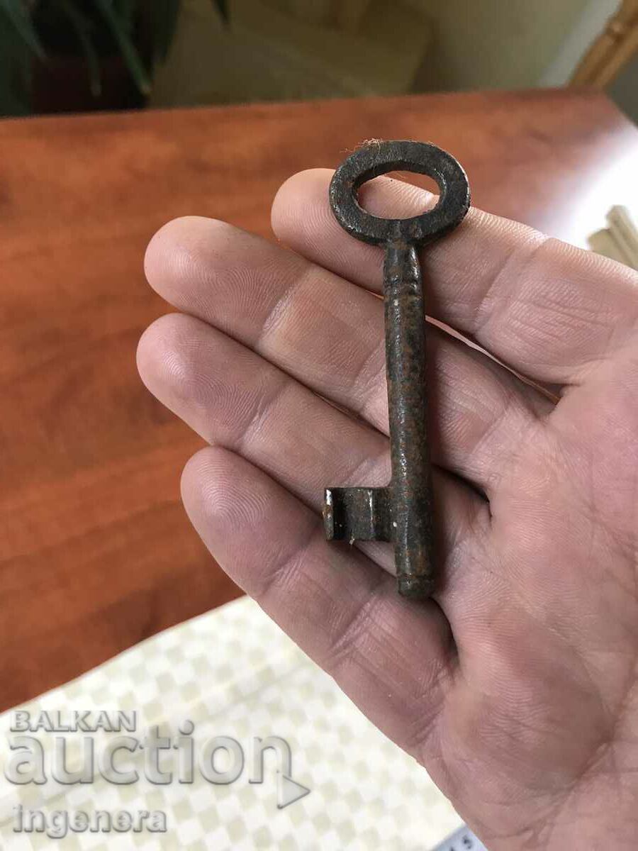 ANTIQUE KEY FROM GRANDMOTHER AND GRANDFATHER'S CHESTS CUT PADLOCK - 5 ANTIQUE KEY FROM GRANDMOTHER AND GRANDFATHER'S CHESTS CUT PADLOCK - 5