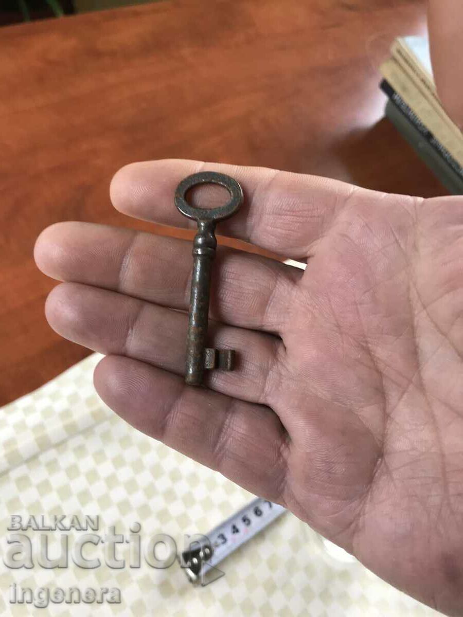 ANTIQUE KEY FROM GRANDMOTHER AND GRANDFATHER'S CHESTS CUT PADLOCK - 5 ANTIQUE KEY FROM GRANDMOTHER AND GRANDFATHER'S CHESTS CUT PADLOCK - 5