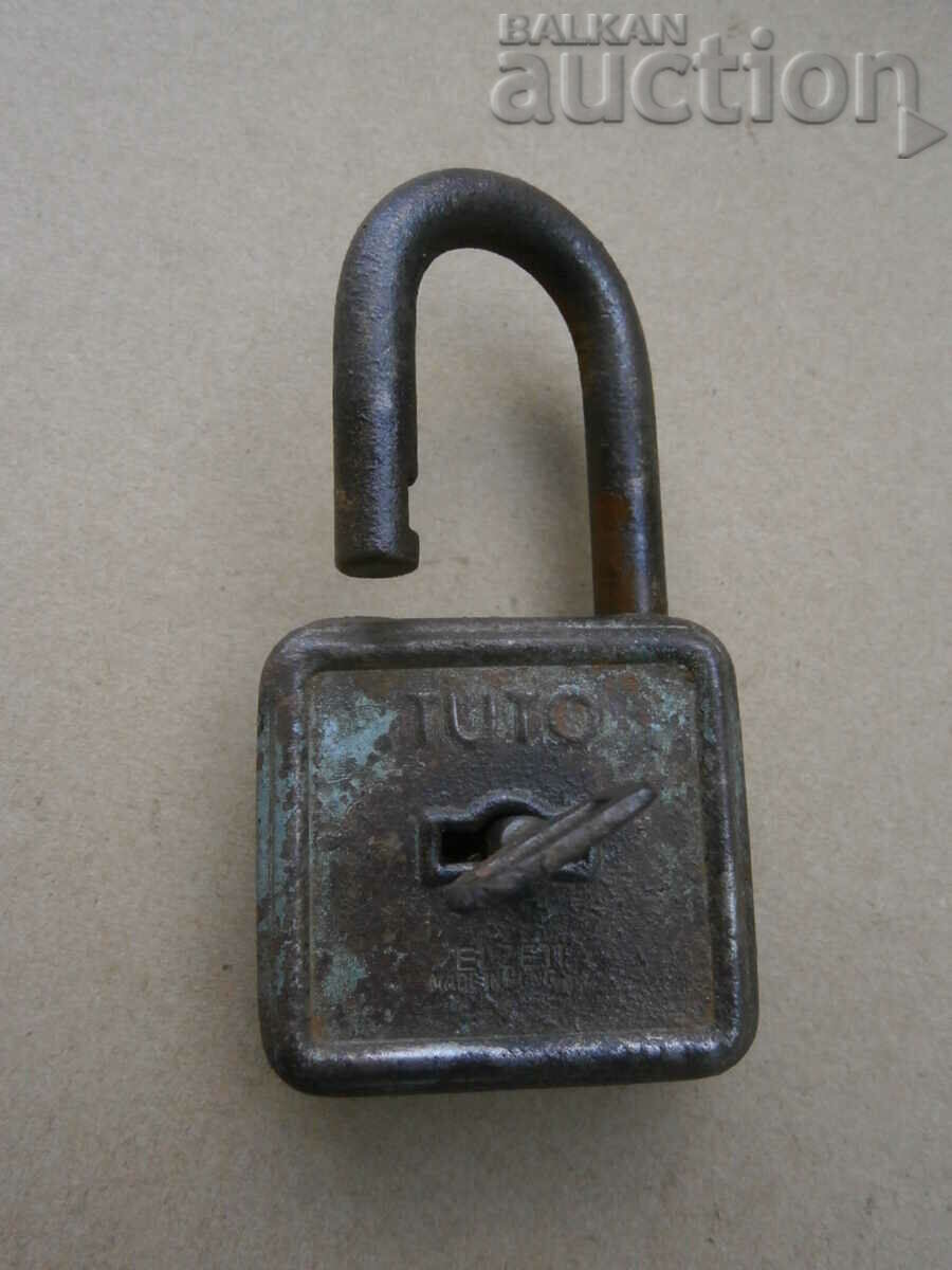 Auction vintage working padlock Auction vintage working padlock