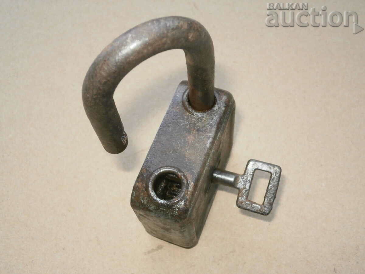 vintage working padlock - 6 vintage working padlock - 6