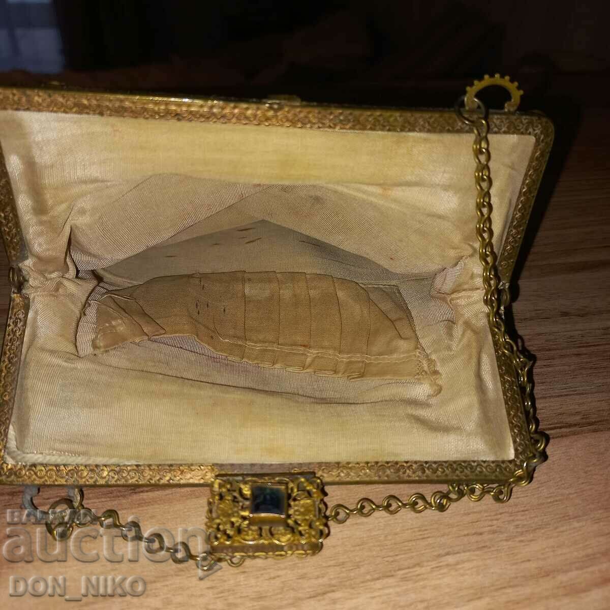 Auction French Louis XVI handbag 19th century Auction French Louis XVI handbag 19th century