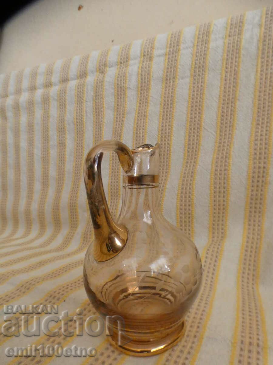 Livrarea Urcior de sticlă de rachiu cu aurire Livrarea Urcior de sticlă de rachiu cu aurire