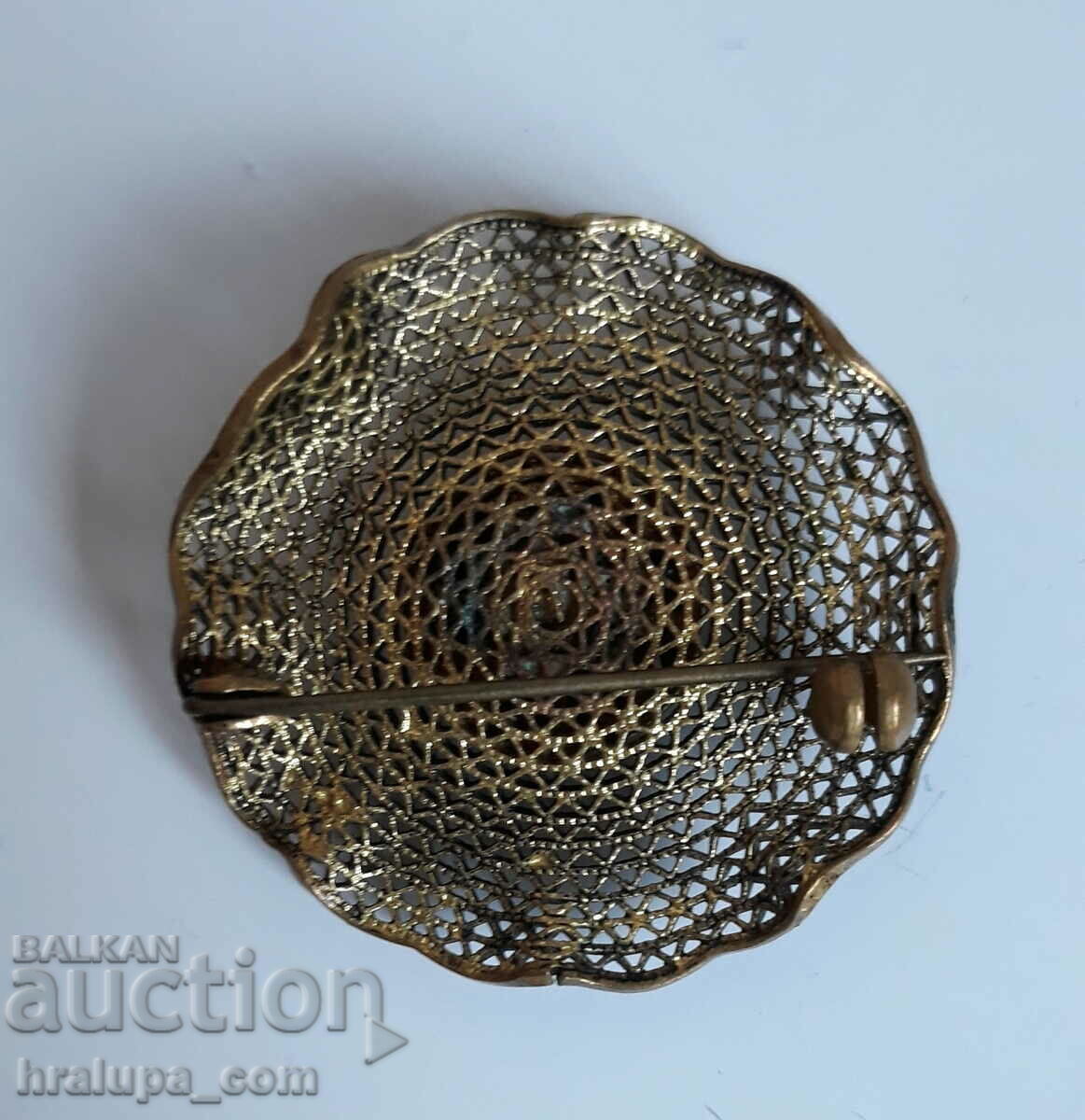 Old brooch with price 20.00 BGN | € 10.23 Old brooch with price 20.00 BGN | € 10.23