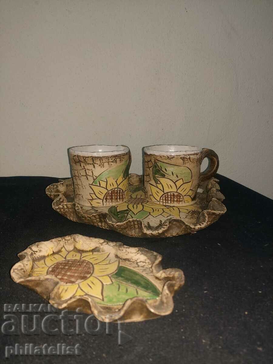 Set - 2 saucers and 2 cups