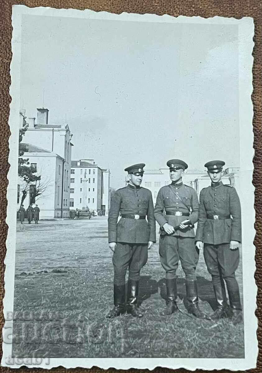 Delivery of V.N.V.U. in the 40s Delivery of V.N.V.U. in the 40s