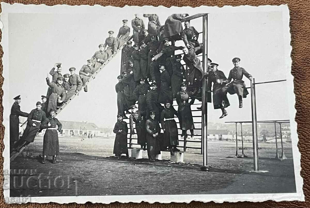 V.N.V.U. in the 40s - 6 V.N.V.U. in the 40s - 6