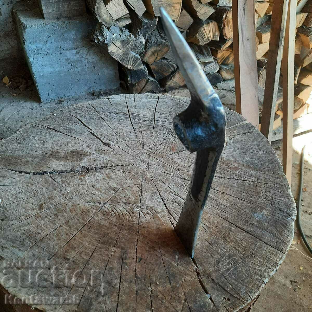 Pickel, a small pickaxe.