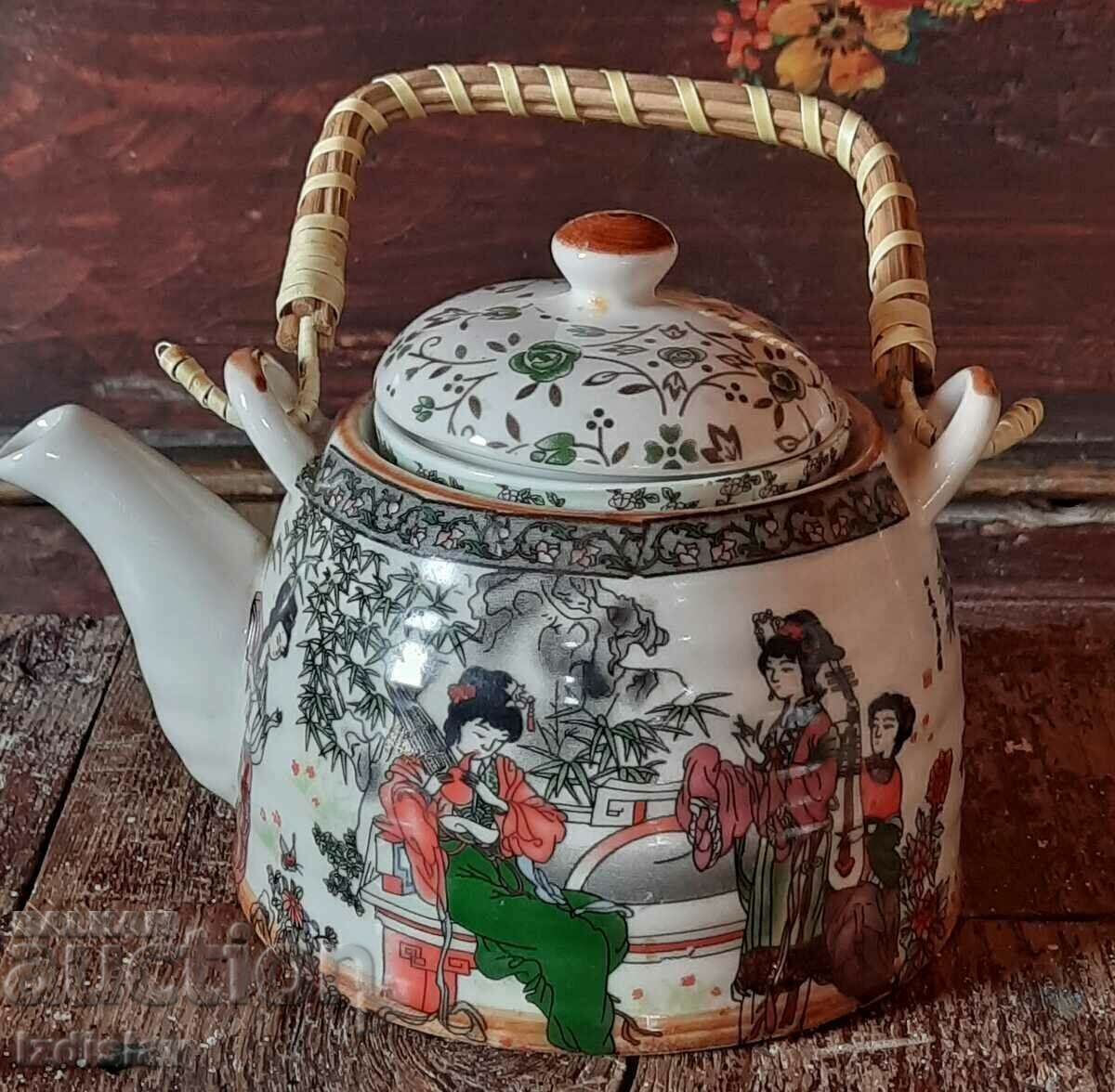 Porcelain handmade Chinese teapot with price 40.00 BGN | € 20.45 Porcelain handmade Chinese teapot with price 40.00 BGN | € 20.45