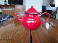 Стар емайлиран чайник
