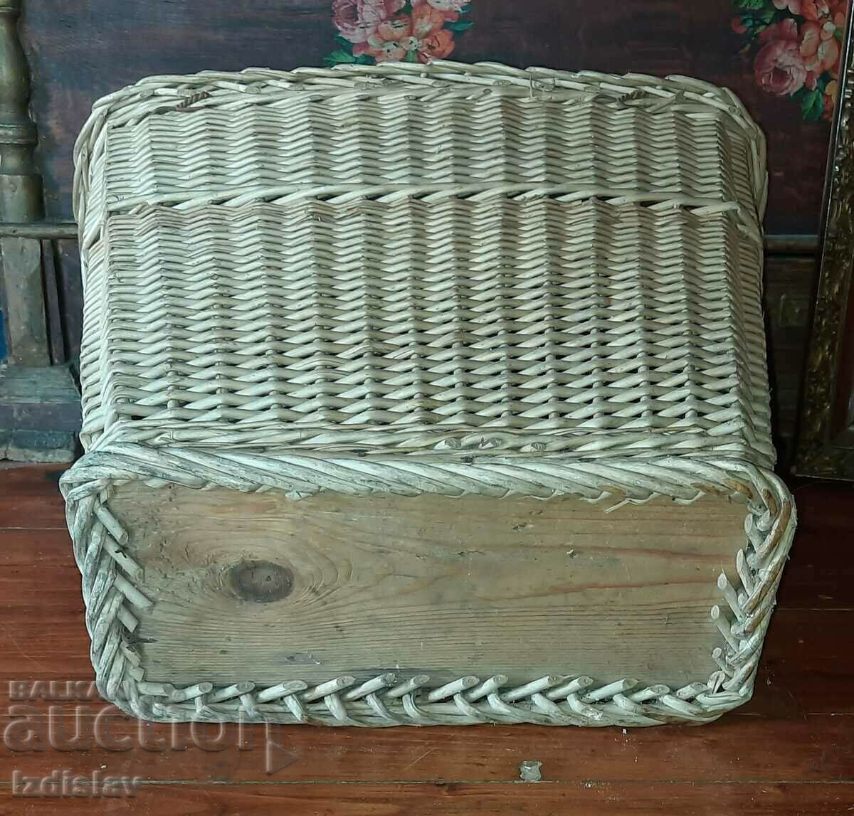 Delivery of Vintage hand woven back basket Delivery of Vintage hand woven back basket