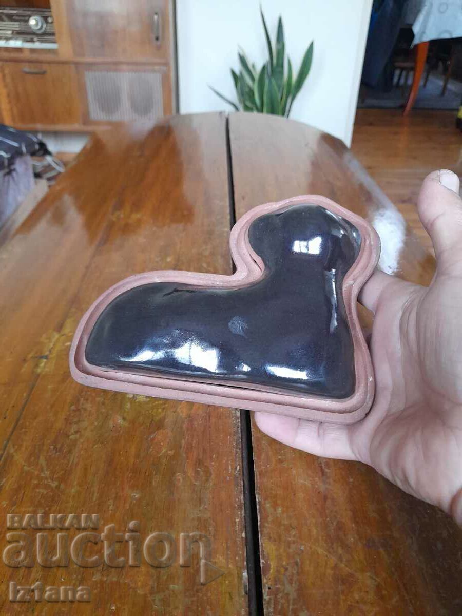 Auction Ceramic baking dish, lamb Auction Ceramic baking dish, lamb