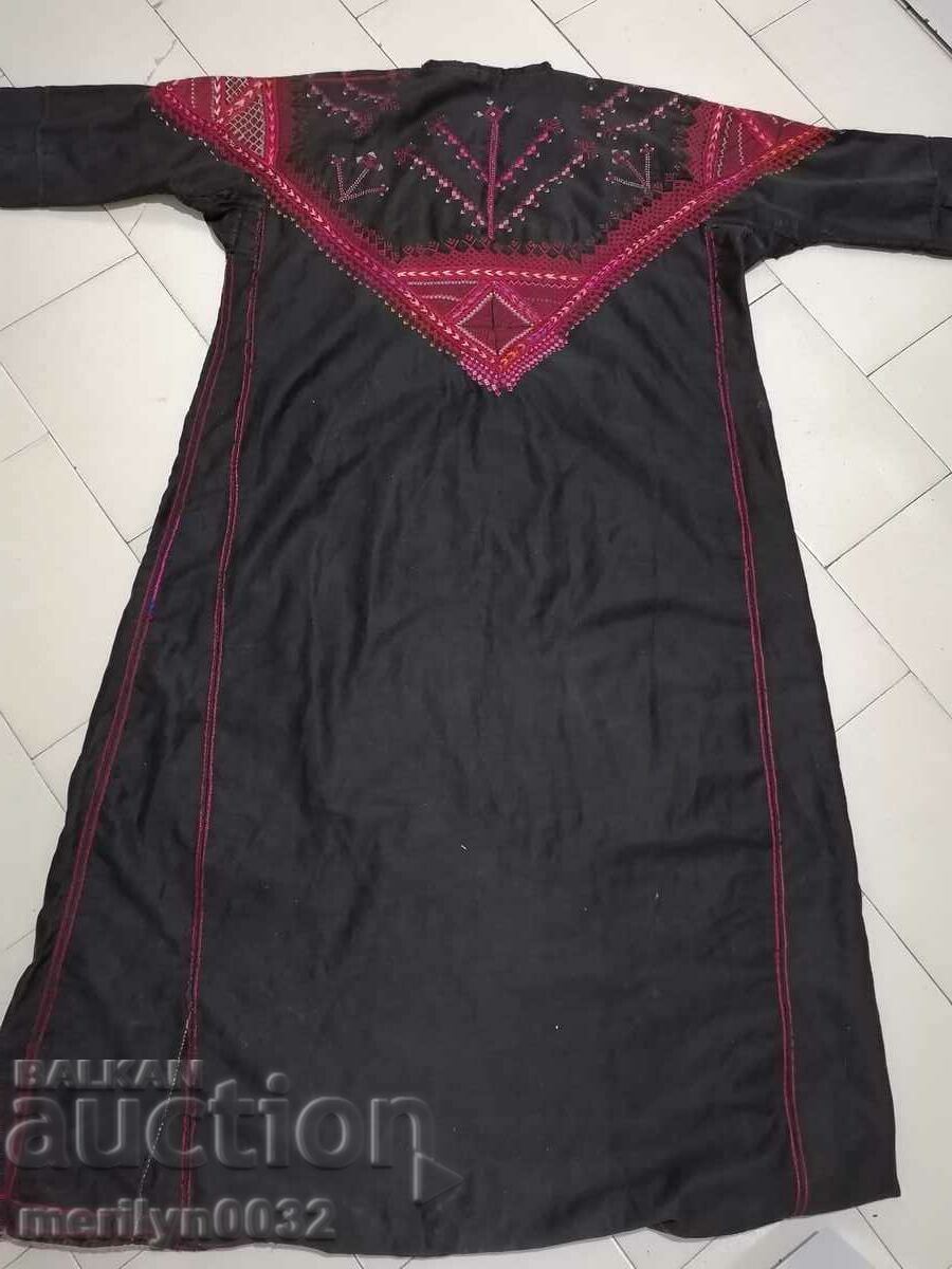 Δημοπρασία Γυναικείο ρούχο με φόρεμα σεζλόνγκ με κέντημα στο χέρι, Δημοπρασία Γυναικείο ρούχο με φόρεμα σεζλόνγκ με κέντημα στο χέρι,