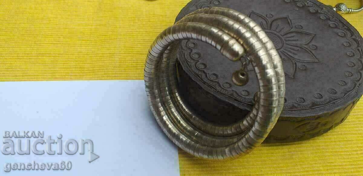 Delivery of Rare tube beads choker bracelet, sachan