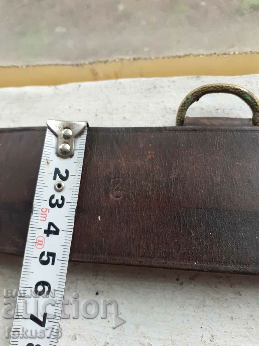 Royal officer's leather belt with bronze buckle - 7 Royal officer's leather belt with bronze buckle - 7
