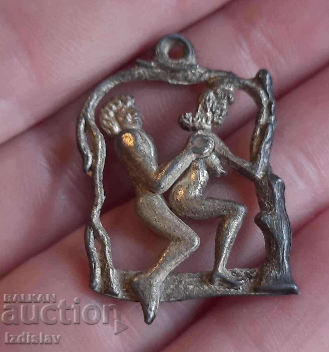 Erotic mechanical locket with price 40.00 BGN | € 20.45 Erotic mechanical locket with price 40.00 BGN | € 20.45