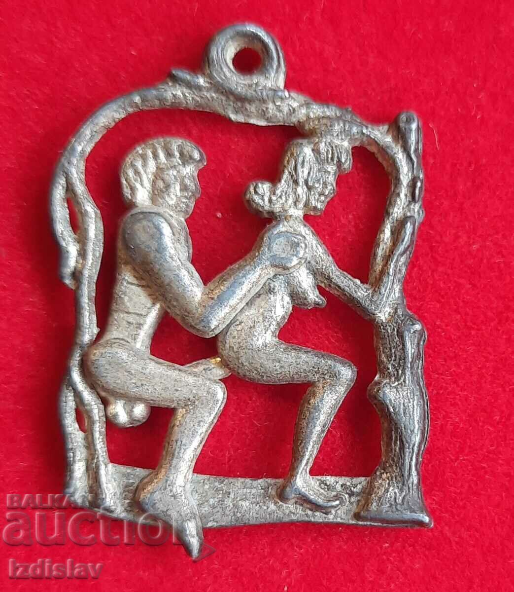 Delivery of Erotic mechanical locket Delivery of Erotic mechanical locket