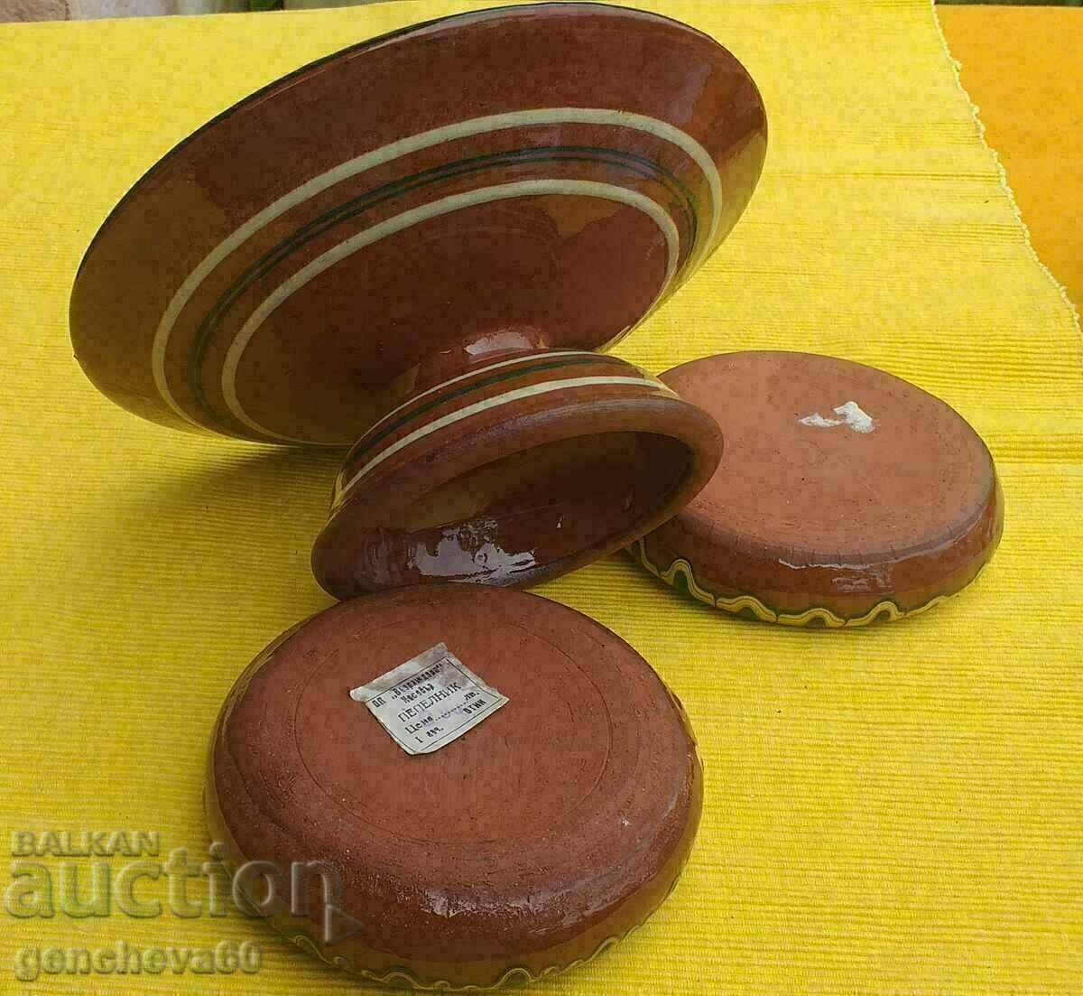 Lot of Troyan household ceramics from the Socialist era with price € 15.34 | 30.00 BGN Lot of Troyan household ceramics from the Socialist era with price € 15.34 | 30.00 BGN