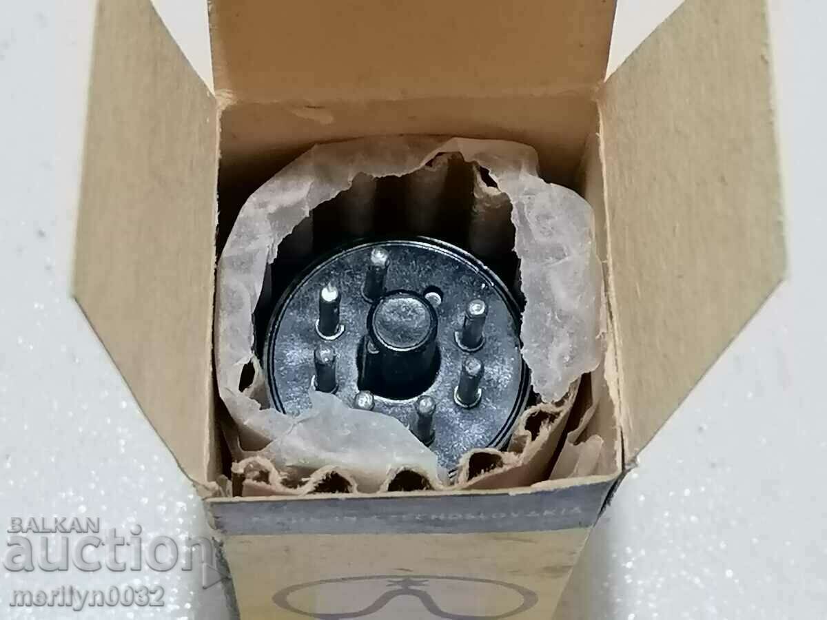 Radio lamp TESLA UY1NS 33 radio set - 5 Radio lamp TESLA UY1NS 33 radio set - 5