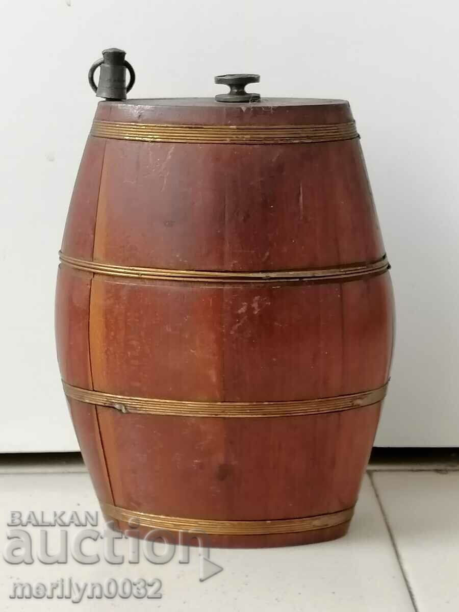 Old pepper, barrel, keg, bucket, vase, wooden with price 68.00 BGN | € 34.77 Old pepper, barrel, keg, bucket, vase, wooden with price 68.00 BGN | € 34.77
