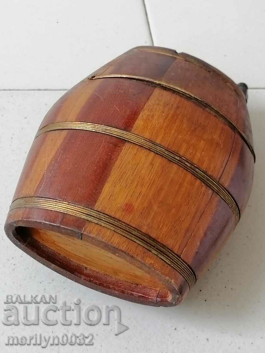 Delivery of Old pepper, barrel, keg, bucket, vase, wooden Delivery of Old pepper, barrel, keg, bucket, vase, wooden