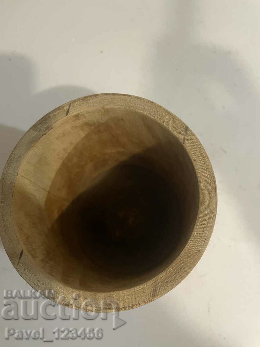 Licitație Un mortar mare, vechi, din lemn