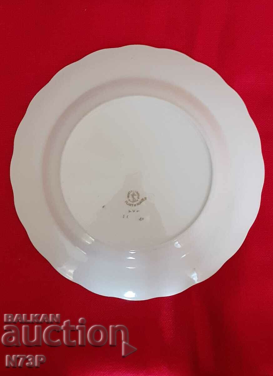 OLD PORCELAIN PLATE. COLLECTION. MADE IN SWEDEN. with price 17.00 BGN | € 8.69 OLD PORCELAIN PLATE. COLLECTION. MADE IN SWEDEN. with price 17.00 BGN | € 8.69