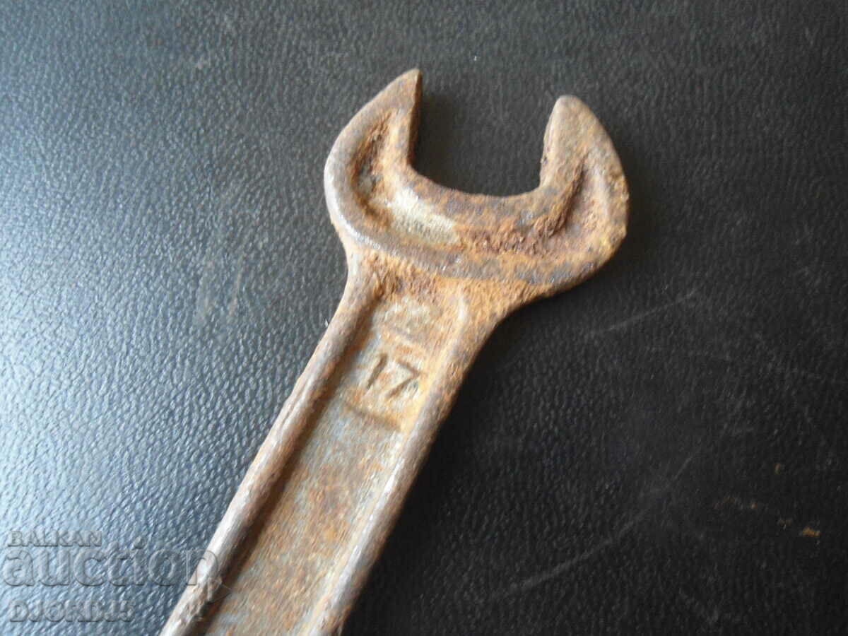 Auction Old key 17-19, marked Auction Old key 17-19, marked